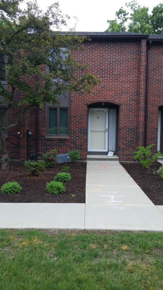 Building Photo - 32 Webster Ct