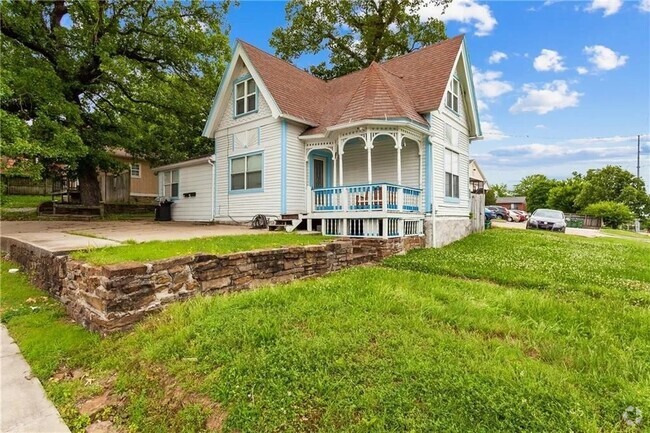 Building Photo - 805 N Leverett Ave Rental