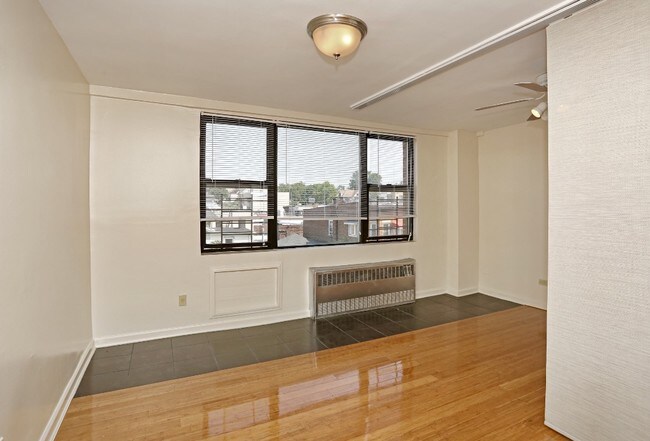 Photo - Ash Ave Apartments