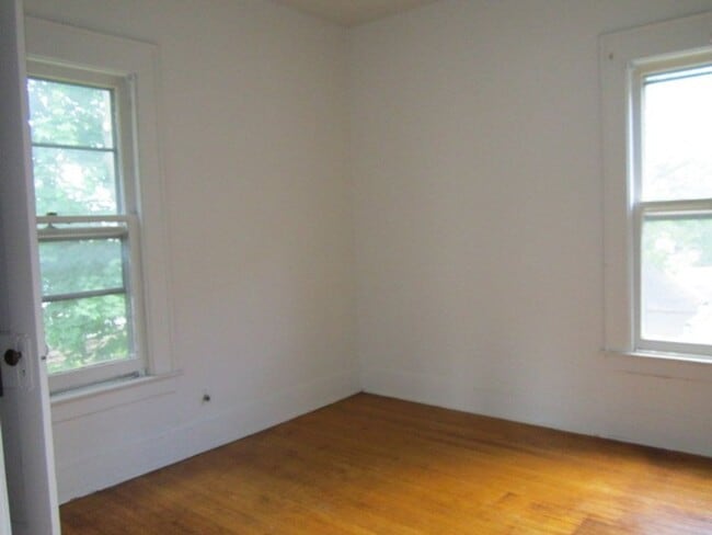 Photo - 953-55 Westcott St Unidad 955