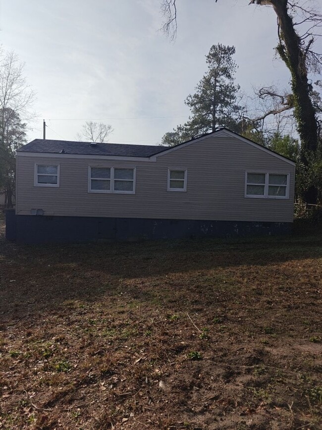 Photo - Comfortable 3BR, 1BA Single-Family Home With Large Yard