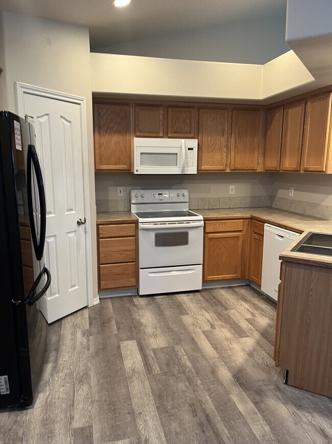 16935 N Denemere Loop