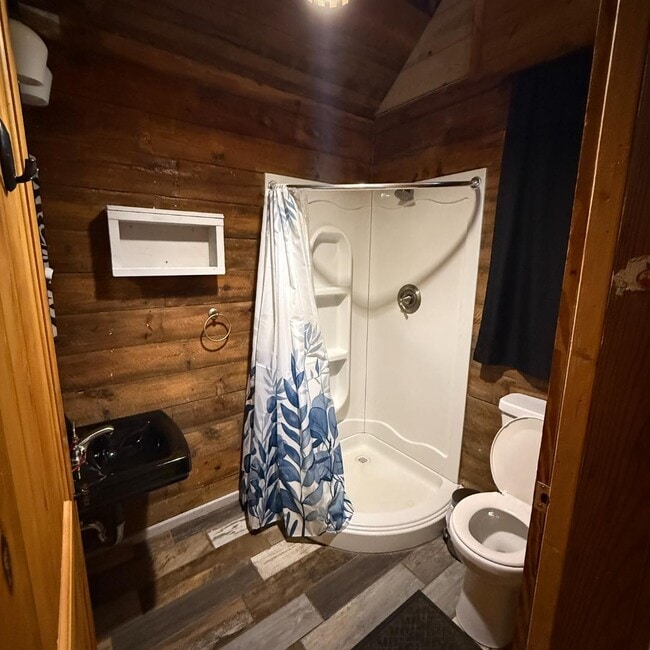 Photo - 607 Live Oak St