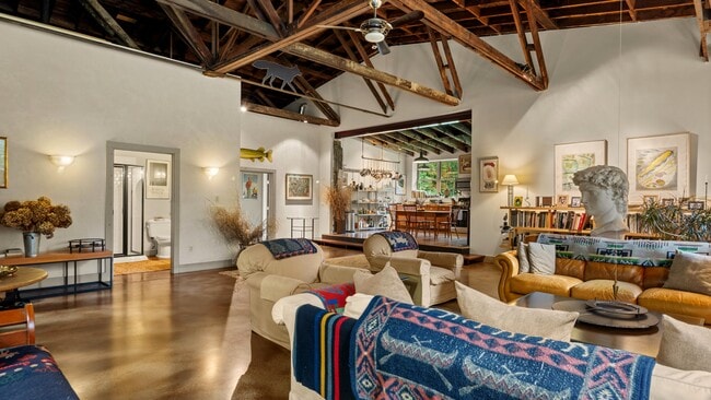 Photo - 15 Goodrich St