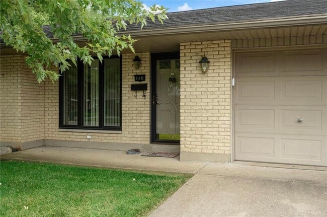 Photo - 140 Redbud Dr