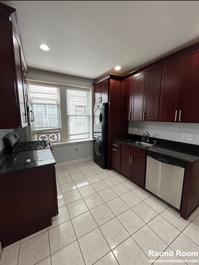 Photo - 2035 Commonwealth Ave Condo