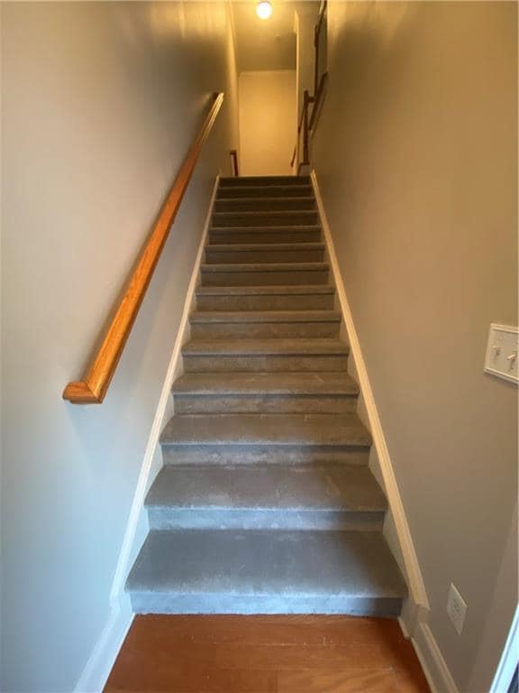 Photo - 309 Williamson St SE