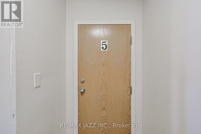 Photo - 61 Aberdeen St Unit 5
