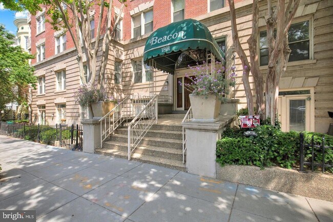 Photo - 1801 Calvert St NW