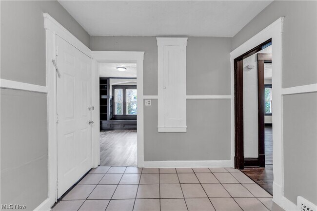 Photo - 3215 W 100th St Unidad 2