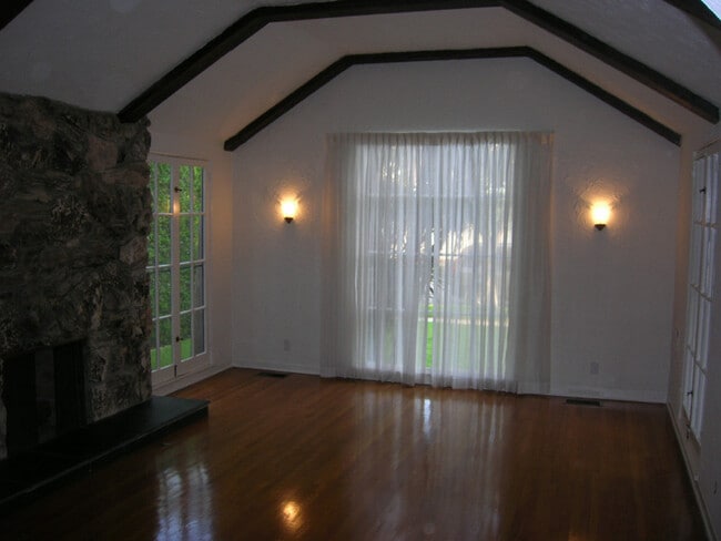 Photo - 8549 Clifton Wy