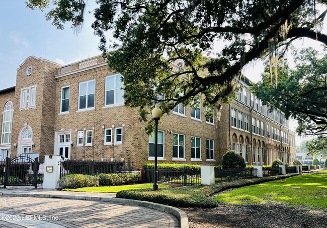 Building Photo - 2525 College St Unit 1203