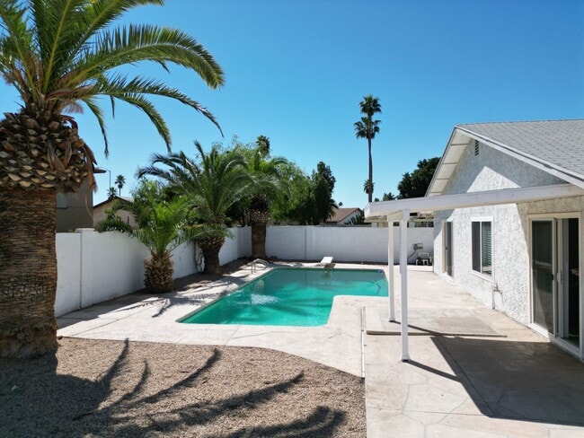 Photo - 639 W Grove Cir