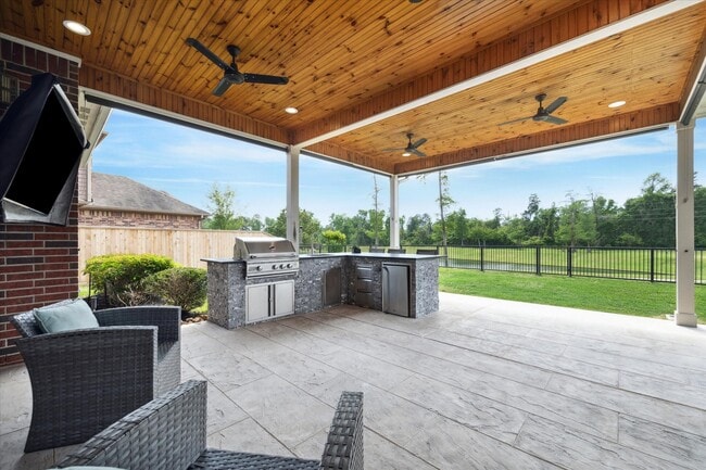 Building Photo - 18531 Duke Lake Dr