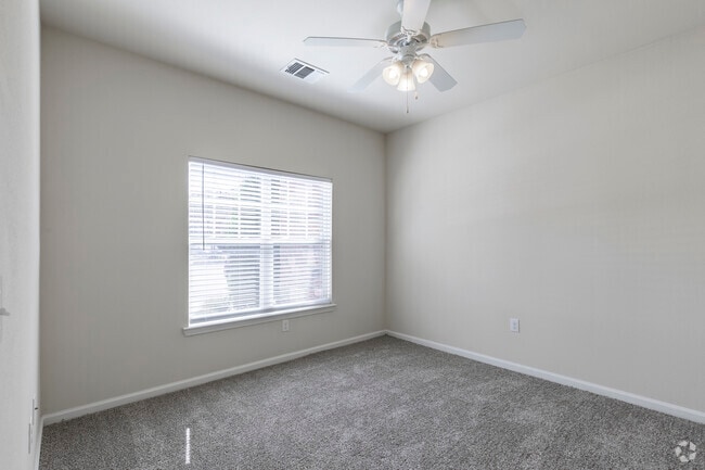 1HAB, 1BA - 727 ft²