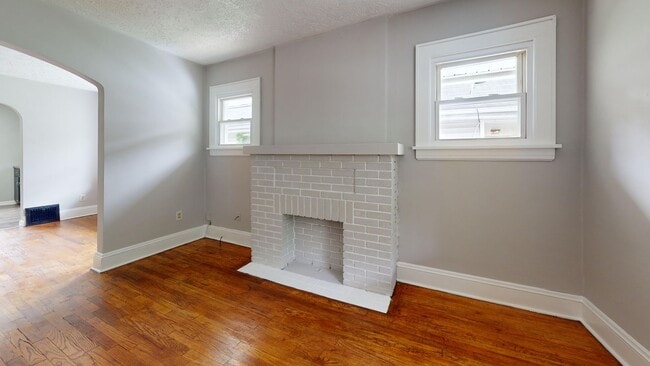 Building Photo - Akron 2 Bedroom Single Family Home