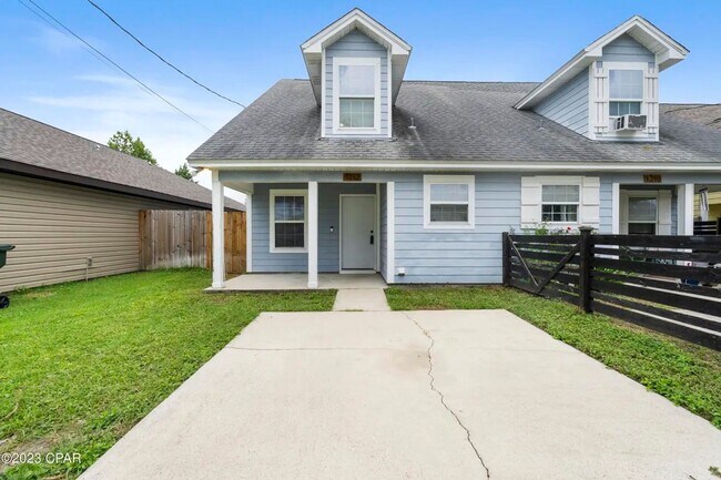 Photo - 3 Bedroom / 2 Bath Townhome