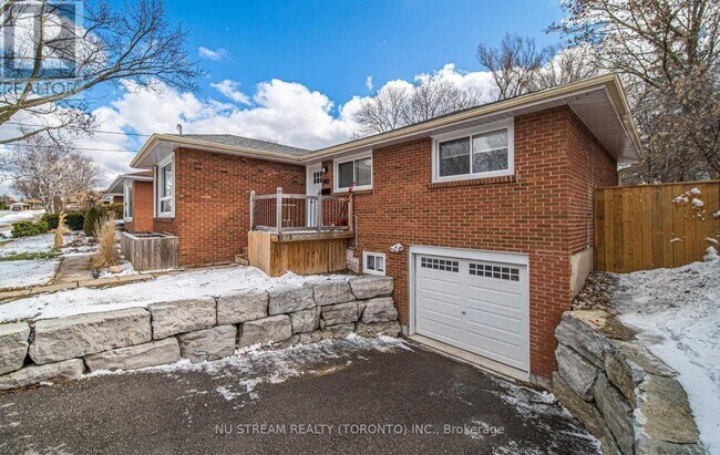 Photo - 901 Lilac Terrace