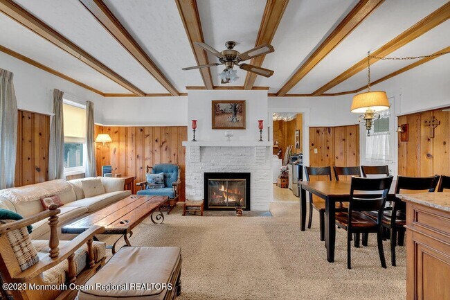 Photo - 683 Main Ave