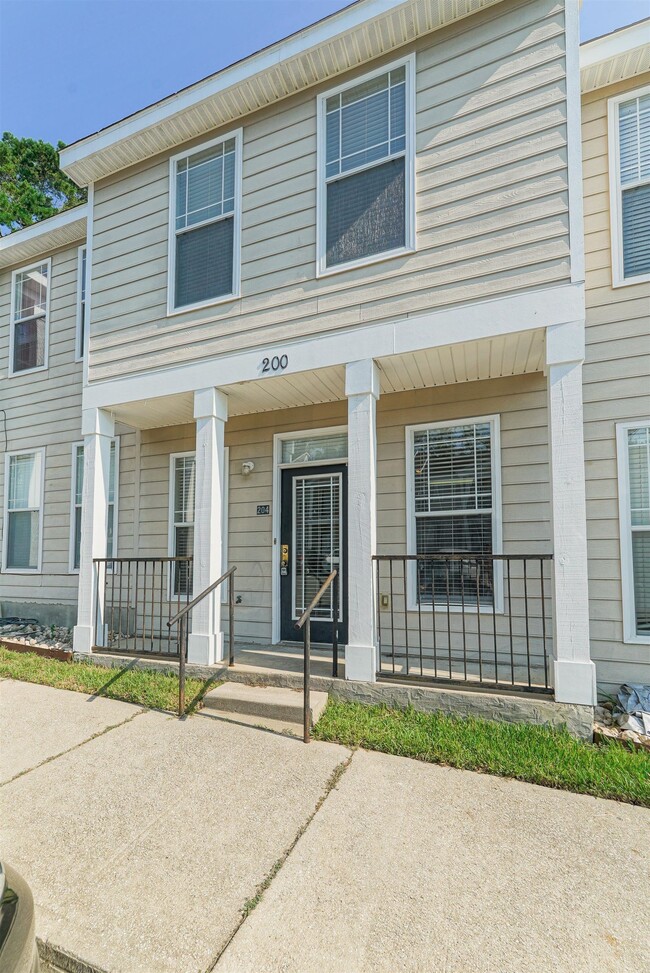 Photo - 2400 Fred Smith Rd Unit 204