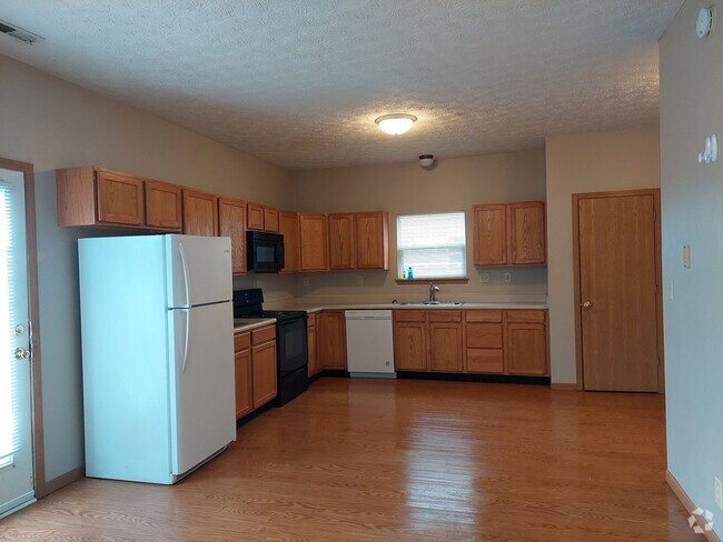 Building Photo - 3396 Edison Dr Rental