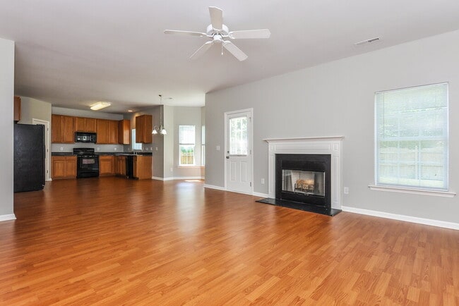 804 Red Oak Tree Dr