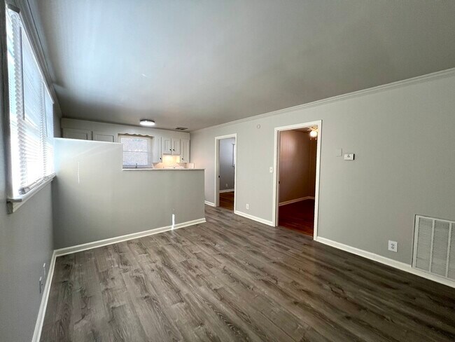 Photo - 1635 B Evelyn Ave.