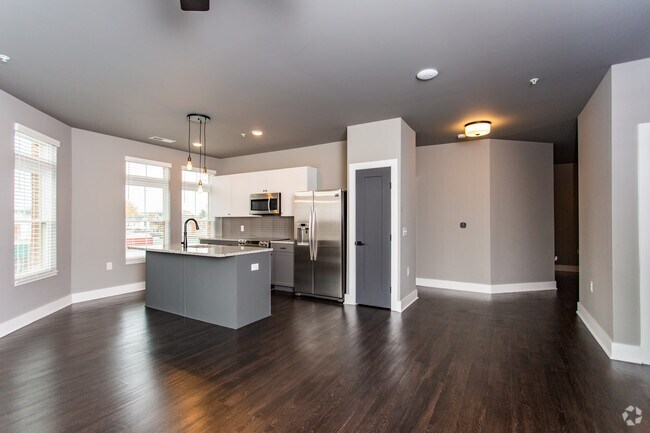 2BR, 2BA - 907-1,448 SF