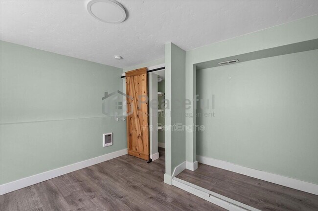 Photo - 1425 Mandalay Rd W Unit B2