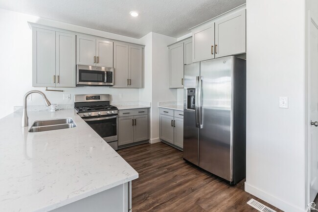Kitchen - 15525 S Democracy Dr Townhome