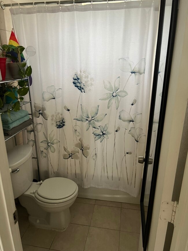 Photo - 4700 Washington St