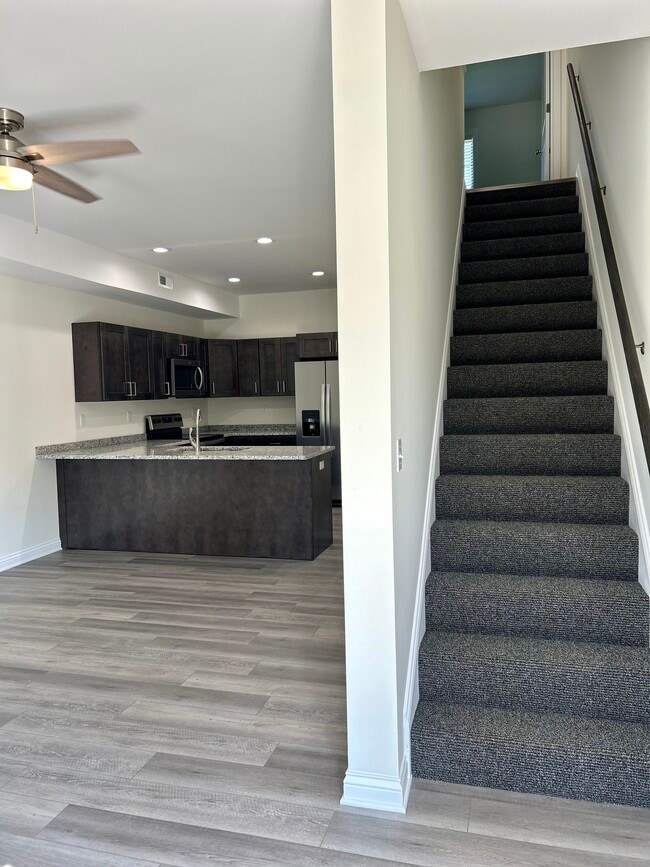 Photo - 193 Fairway Ln Unidad C