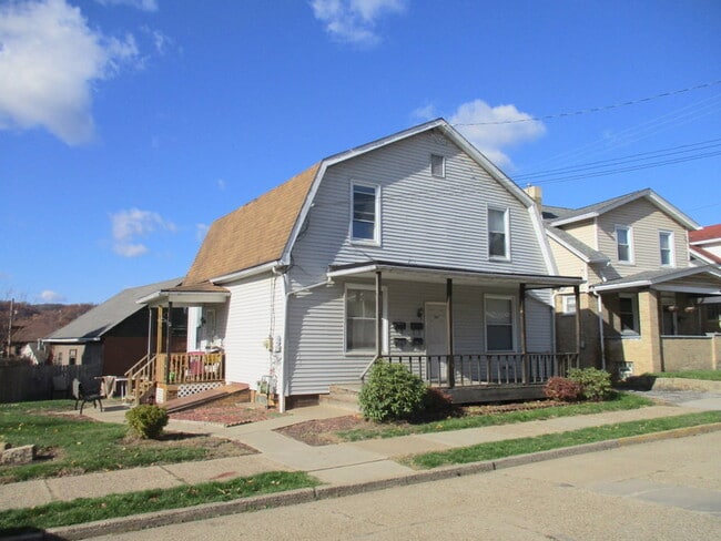 Building Photo - 1111 Lenz Ave