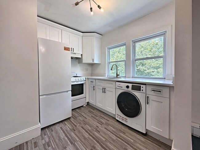 Photo - 111 Grand Ave Unit B
