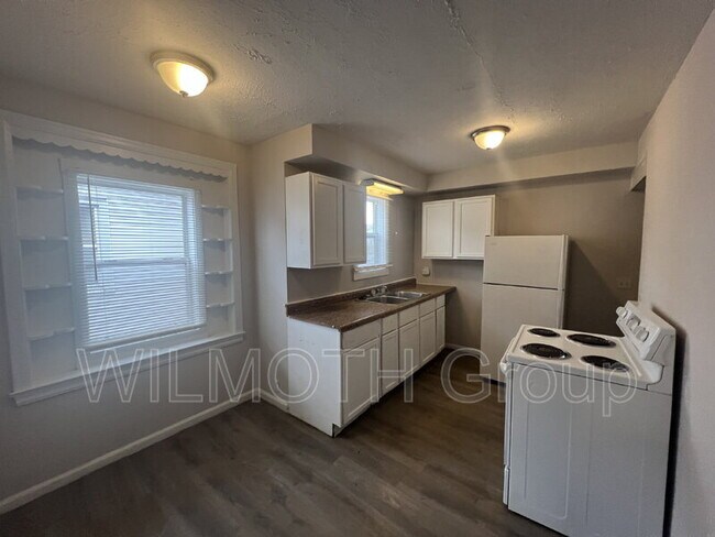 Photo - 3915 Hillside Ave