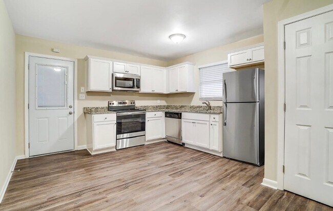 Photo - 2138 Springdale Rd SW