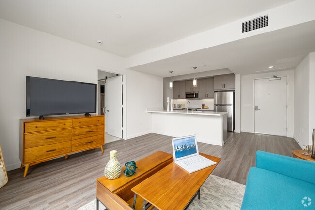 2BR, 2BA - 1000SF - Living Room