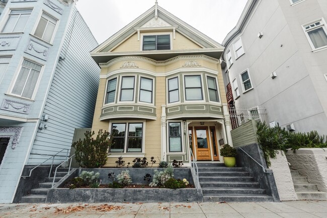 Building Photo - 972 Dolores St