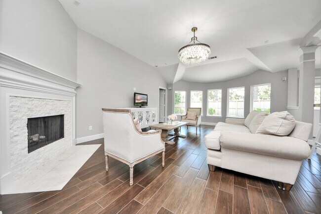 Photo - 18027 Parkwille Ln