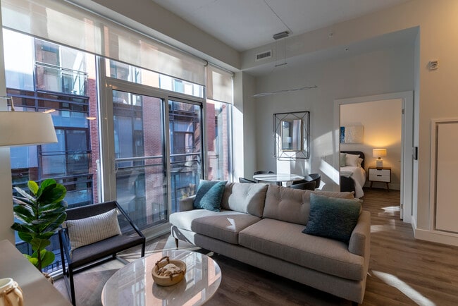 Photo - 475 George St N Unit 2 Bed