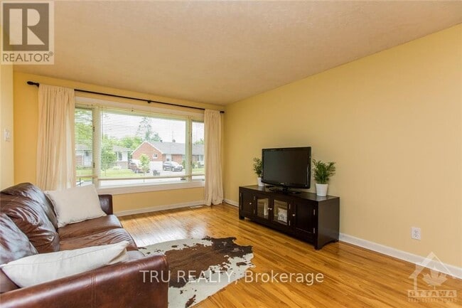 Photo - 1337 Bloomsbury Crescent