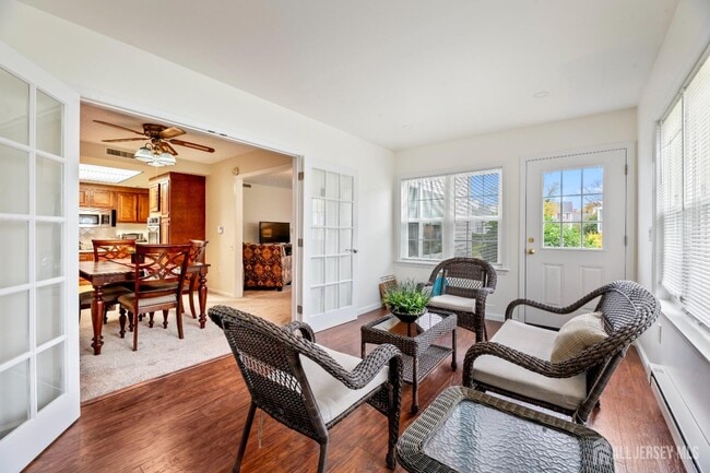 Photo - 177N Rossmoor Dr Unidad B