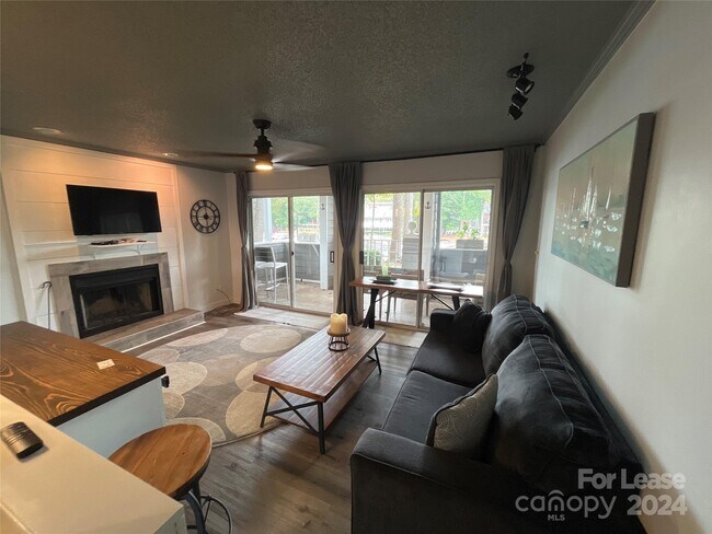 Photo - 207 Northwest Dr