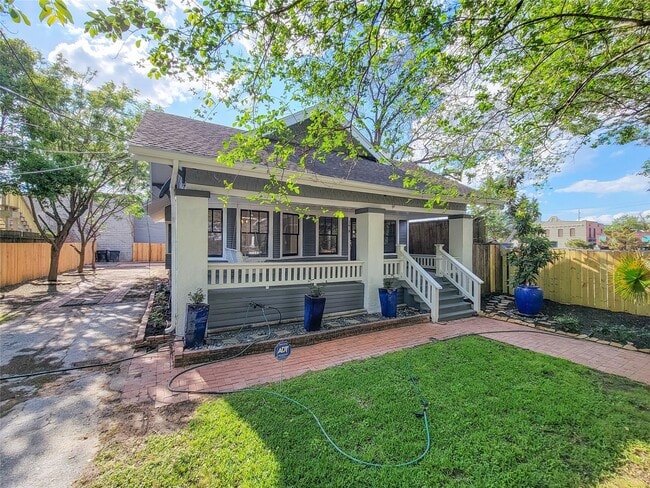 Building Photo - 2610 Crocker St Rental