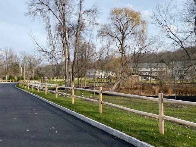 Photo - Meadowbrook Commons