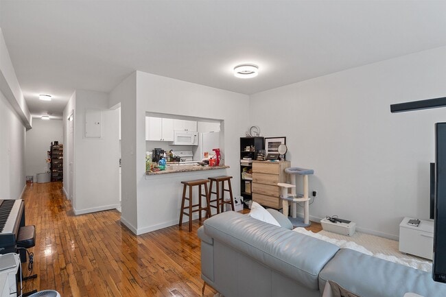 44 Sherman Ave Unit 1G