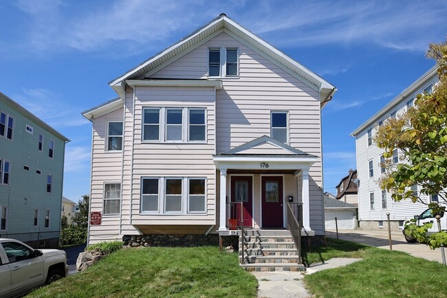Building Photo - 176 Vernon St Unit 2 Rental