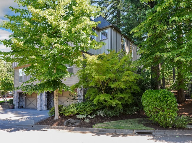 Photo - Pristine Spacious 3 Bedroom Lake Oswego Townhome | Skylights, High Ceilings, and Mt. Park Trails ...