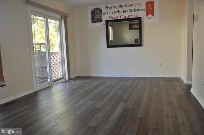 Photo - 6022 Basingstoke Ct