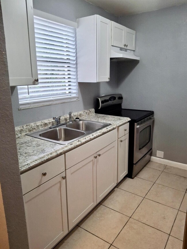 Photo - 910 Wagner Pl